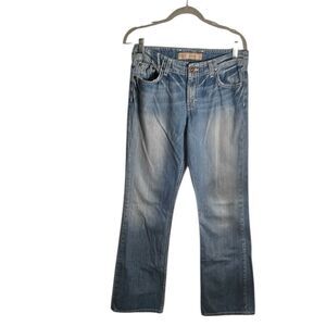 BKE women’s light washed denim jeans. WENDI light washed.  SIZE 28x33.5.